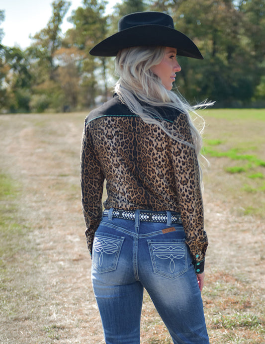 Cowgirl Tuff Company Pullover Button Up (Leopard With Turquoise Accents Lightweight Stretch Jersey)